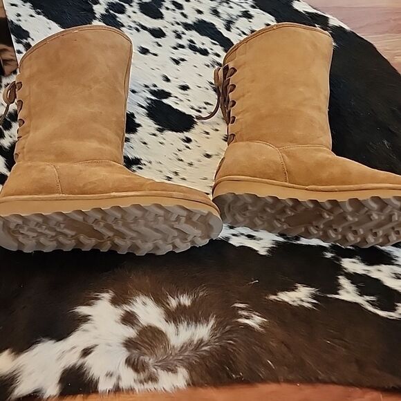 BEARPAW Women's Phylly Tall 11" Shearling Boots Wool Inside Corset Backs  - Picture 7 of 7